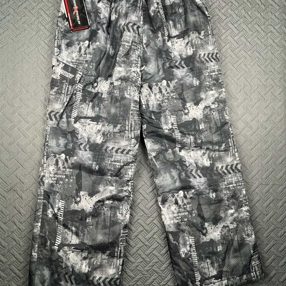 ZeroXposur Men's Black and Gray Cargo Pants